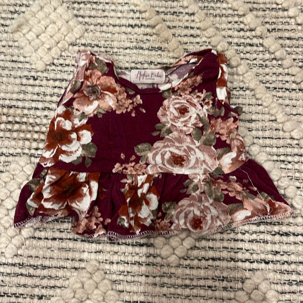 Very soft adorable floral tank